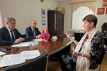 Вопросы жителей решает парламентарий
